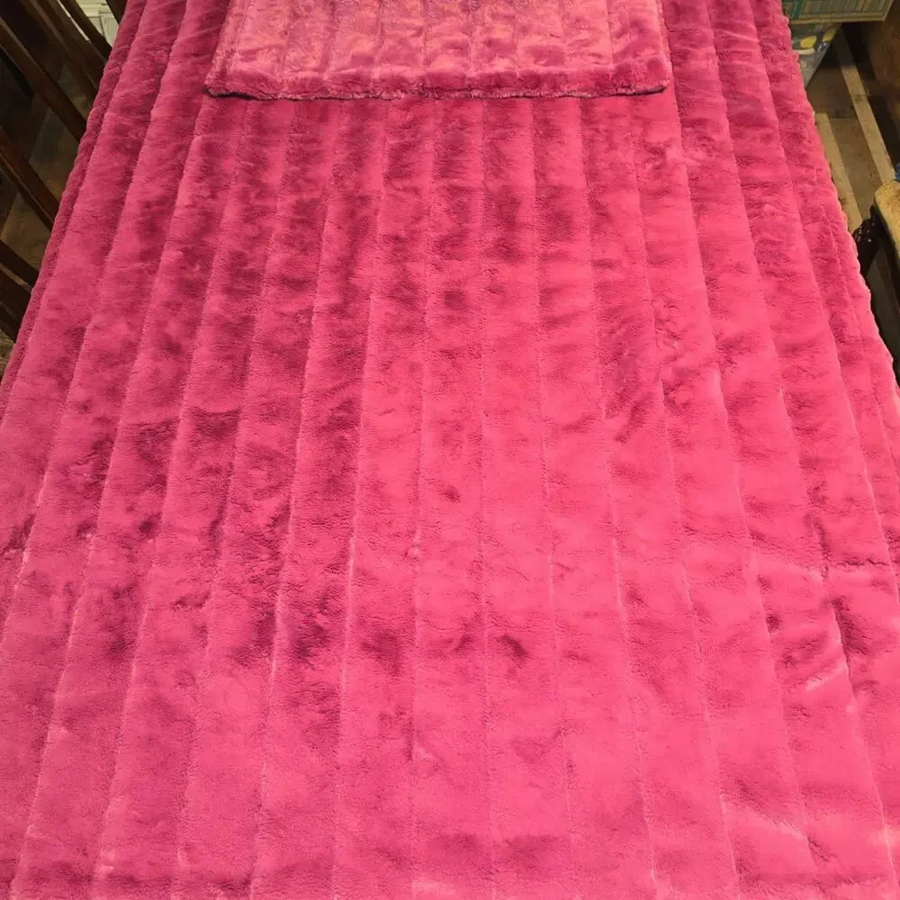 Sew Sweet Minky Design Vienna magneta Large Adult blanket and pillowcase